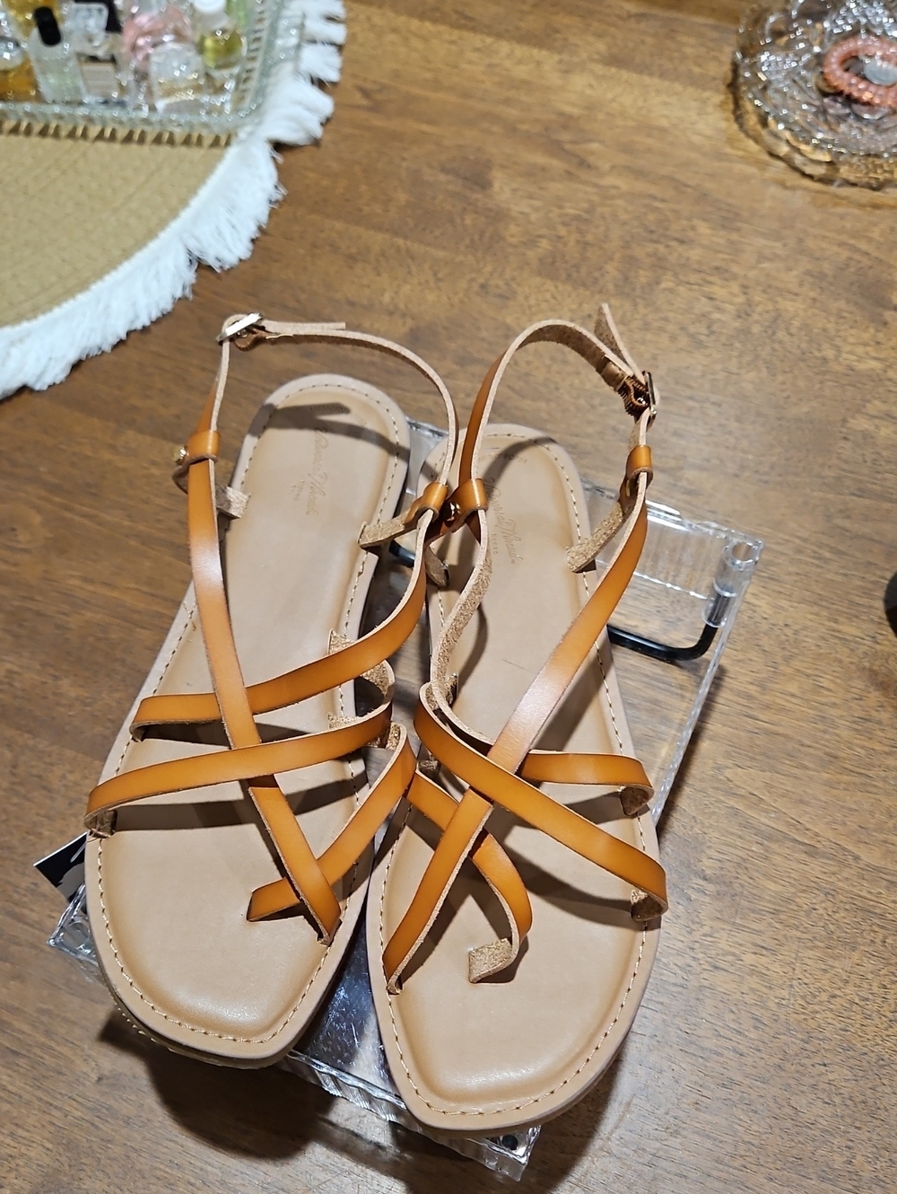 Universal Thread Women's Tan Strappy Flat Sandals